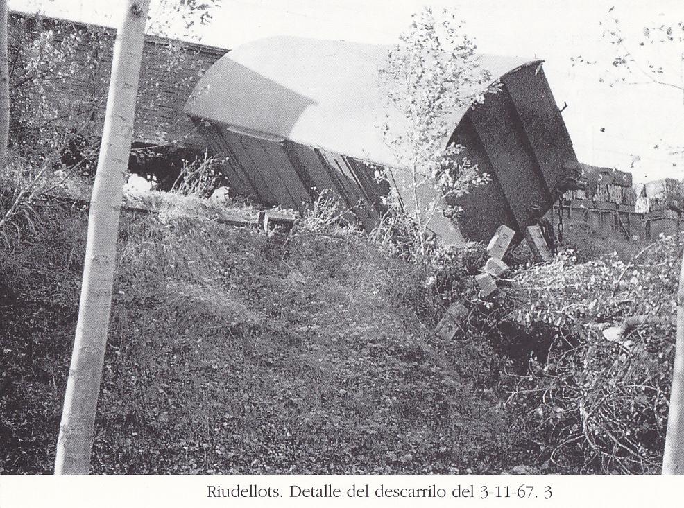 Postal 62221 : Riudellots. Detalle del descarrilo del 3-11-67