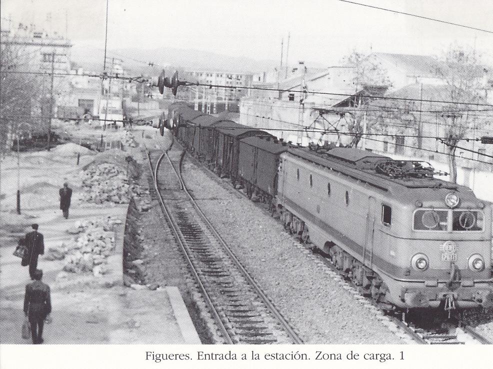 Postal 62239 : Figueres. Entrada a la estacion. Zona de carga