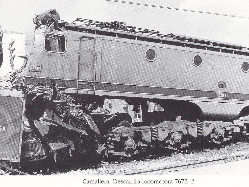 Postal 62284 : Camallera. Descarrilo locomotora 7672