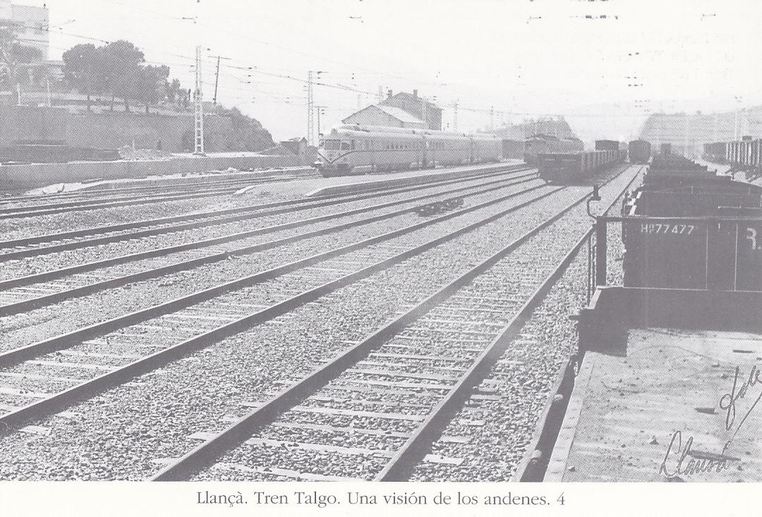 Postal 62372 : Llança. Tren Talgo. Una vision de los andenes