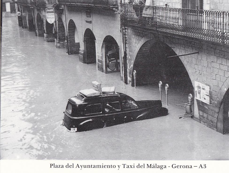 Postal 62403 : Plaza del Ayuntamiento y Taxi del Malaga - Gerona