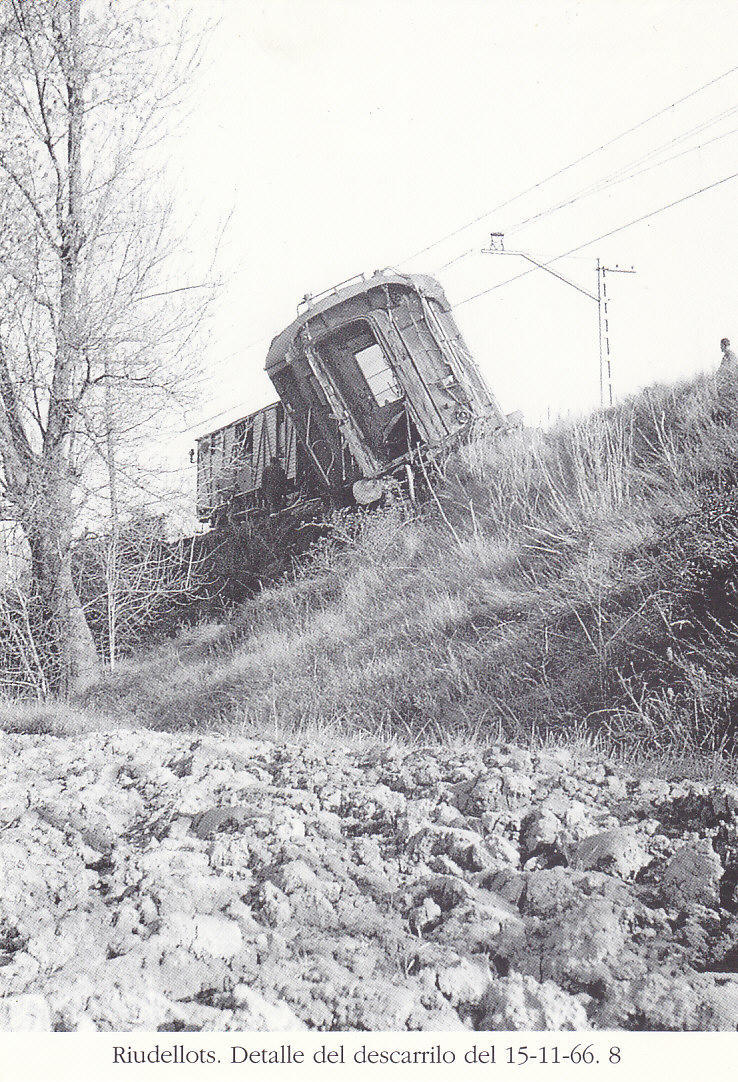 Postal 62216 : Riudellots. Detalle del descarrilo del 15-11-66