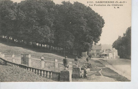 Postal B/N 0283 : Chateau de Dampierre: La Fontaine