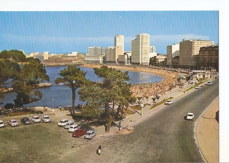 Postal 048983 : LA Coruña. Playa de Riazor