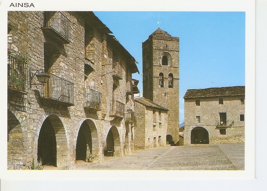 Postal 033037 : Ainsa - Pirineo Aragones. Plaza Mayor Torre s. XII y Ayuntamiento
