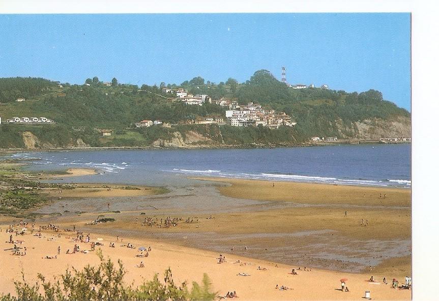 Postal 033244 : Colunga (Asturias). Playa al fondo Lastres