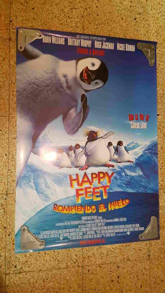 Poster de cine: Happy Feet rompiendo el hielo con la iterpretacion de Nicole Kidman, Hugh Jackman, Robin Williams