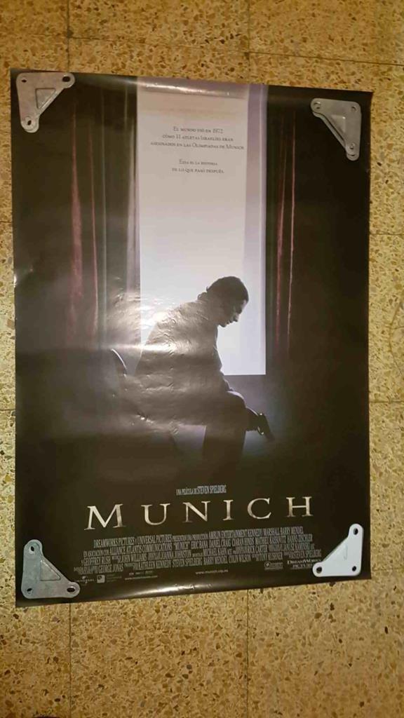 Poster de cine: Munich (2005), un film de Steven Spielberg