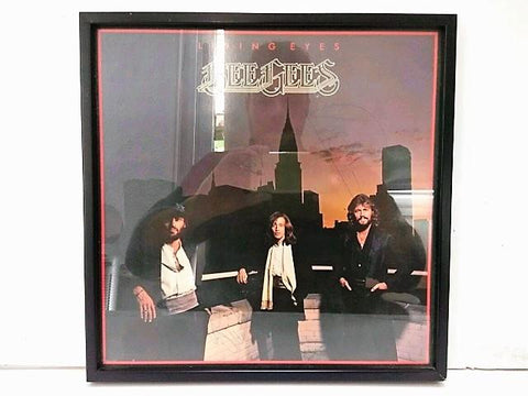 CUADRO: AUTOGRAFO/Autoprah de los BEE GEES sobre Portada del LP LIVING EYES