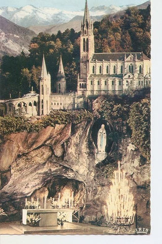 Postal 031940 : Lourdes. The Grotto and the Basilica