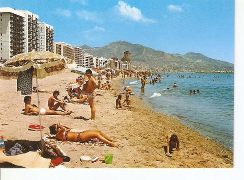 Postal 025949 : Panoramica de la playa. Fuengirola (Malaga). Costa del Sol