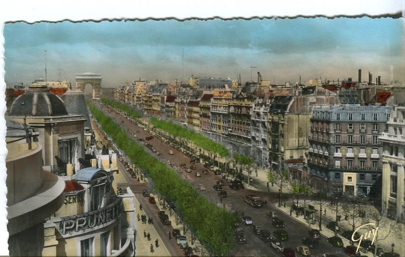 Postal-Postcard 17210: PARIS France - Campos Eliseos con Arco de Triunfo al fondo