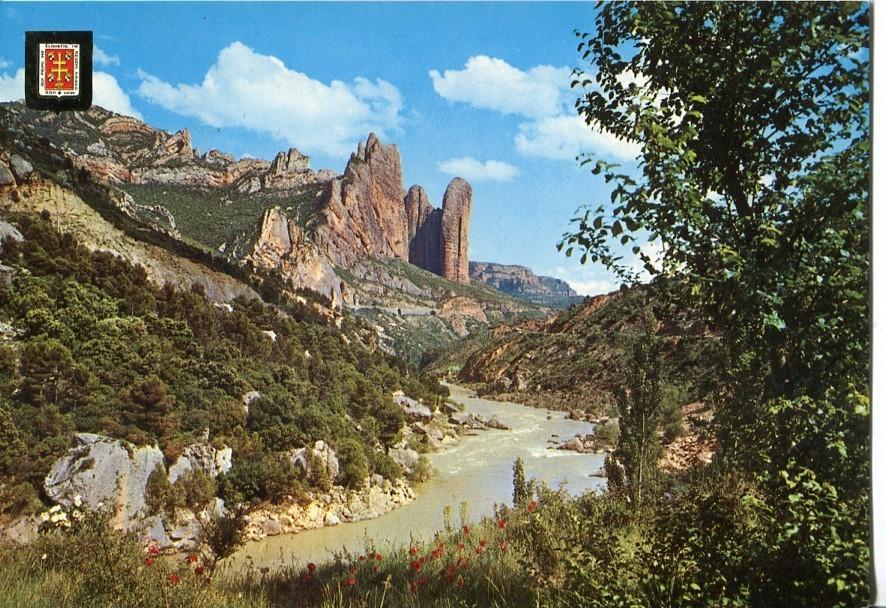 Postal 016795: HUESCA Pirineo Aragones - Vistas de los Mallos de Riglos y Rio Gallego