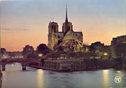 POSTAL 56328: Crepuscule sur Notre-Dame et la Seine