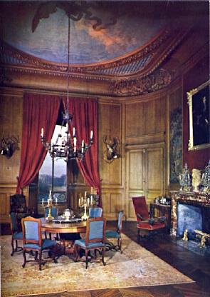 POSTAL 56413: Chateau de St Fargeau Yonne La Salle a Manger