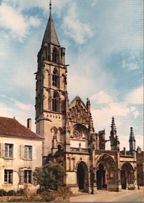 POSTAL 56443: Les Hauts Lieux de Bourgogne St Pere Sous Vezelay Façade de L Eglise