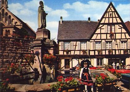 POSTAL 56526: Eguisheim Haut Rhin Place St Leon