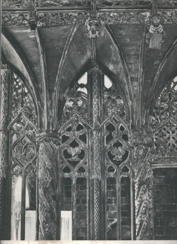 Lamina: La Bretagne: Kerfons: Chapelle, le juse en bois sculpte