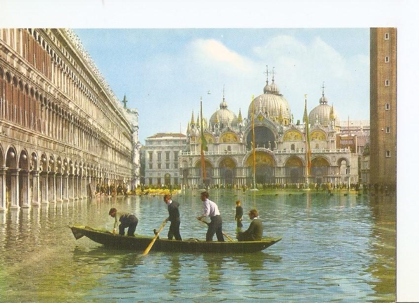 Postal 025968 : Excepctional high tide on S. Mark Square - Venezia