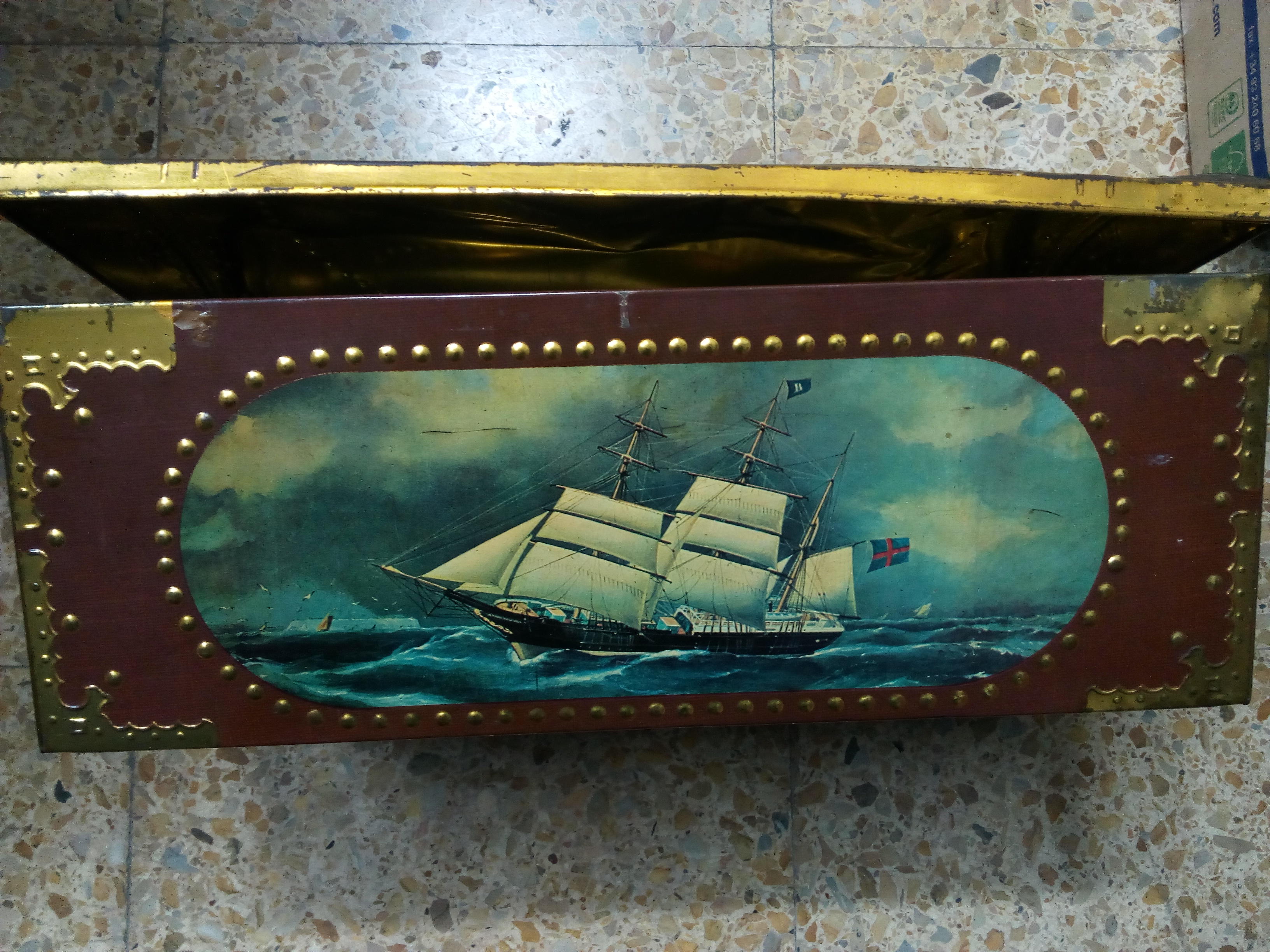 Caja metal motivos marinos de los años 60