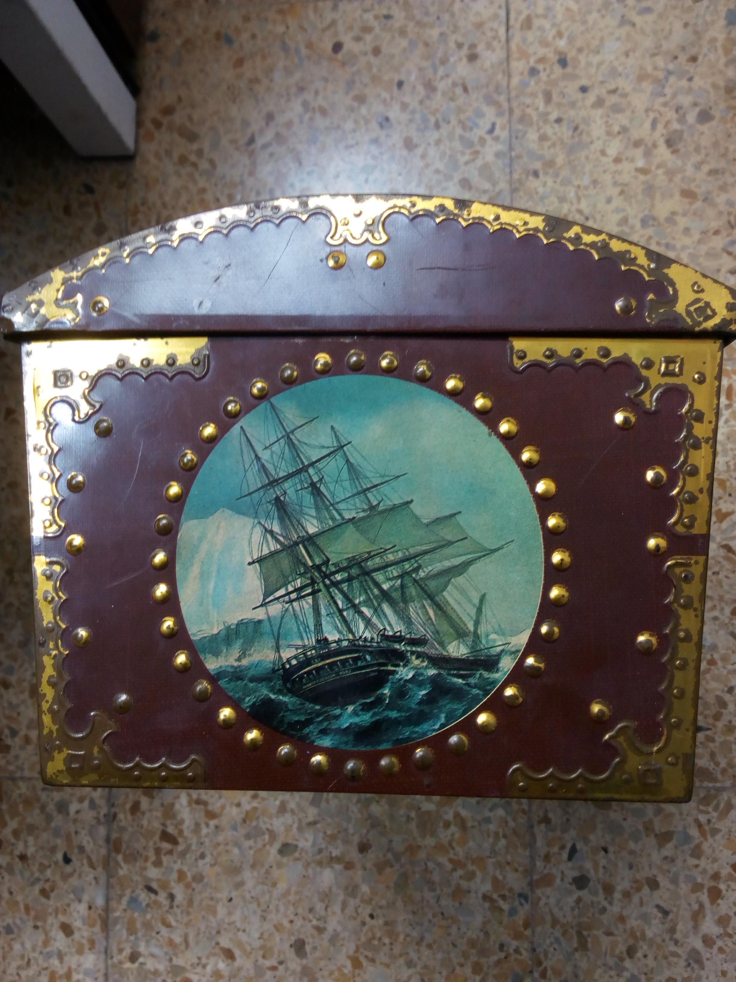 Caja metal motivos marinos de los años 60