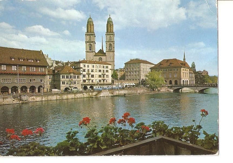 Postal 028548 : Zürich, an der Limmat. Zunfthäuser, Grossmünster, Helmhaus (Suisse)