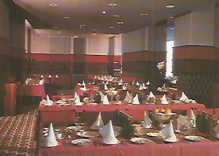 POSTAL 18338: Restaurante Dubrava del Hotel Cosmos en Rusia