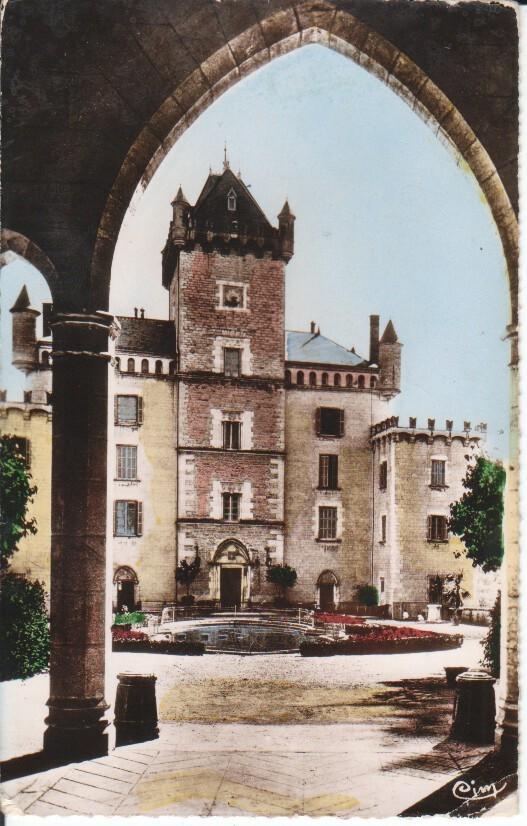 Postal-Postcard 17330: ISERE - Environs de Cremieu Chateu de Saint Julien