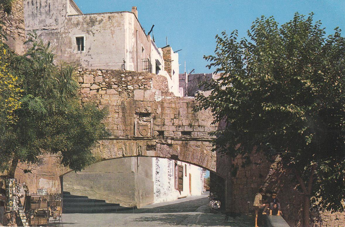 Postal 62064 : Peñiscola (Castellon). Portal del Papa  Luna