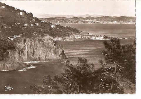 Postal 035743 : La Cote dAzur. La Route de la Corniche dOr. Cannes et les Alpes vues du Col de lEsquillon