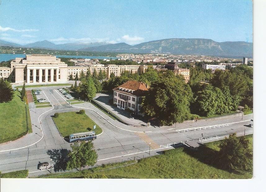 Postal 041455 : Geneve. Le palais de lO.N.U. - La ville le Saleve et le Mont Blanc