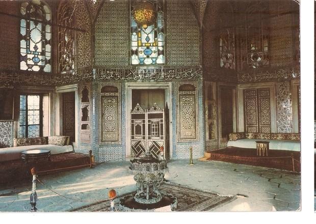 Postal 046924 : Istanbul ve ?aheserleri. La musee du palais de Topkapi interieure de kiosque de Bagdat