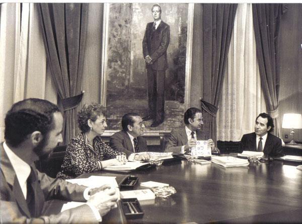 Foto Prensa numero 341: Landelino Lavilla presidente de la mesa del congreso diputados
