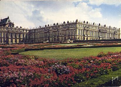 POSTAL 56794: Château de Versailles Le Château vu des Parterres du Nord