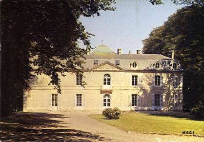 POSTAL 56804: St Valerien (Yonne) Le Château