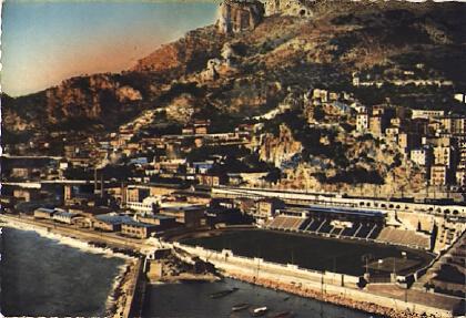 POSTAL 56829: La principaute de Monaco Le Stade Louis II et la Tête de Chien