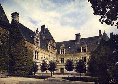 POSTAL 56852: Le Lot Château de Montal