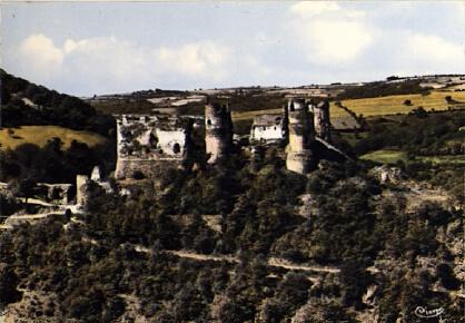 POSTAL 56886:  Vallee de la Sioule Château-Rocher