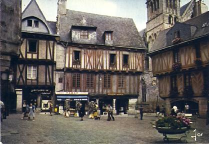 POSTAL 56911: Vannes La Place Henri IV