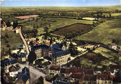 POSTAL 56946: St Saulge (Nievre) Le Couvent