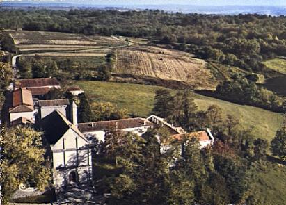POSTAL 56953: Puyperoux (Charente) Vue aerienne l Abbaye
