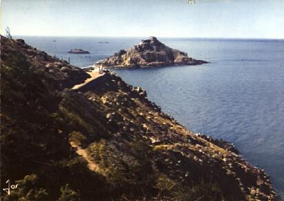 POSTAL 56983: Le val Andre-Pleneuf La cote vers le rocher du Verdelet