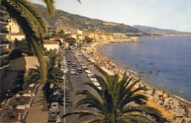 POSTAL 57027: Menton La Promenade et la plage Cote d Azur