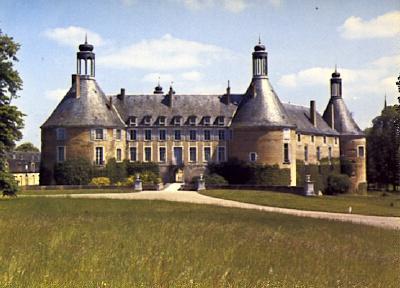 POSTAL 56814: Le Château de St Fargeau (Yonne)