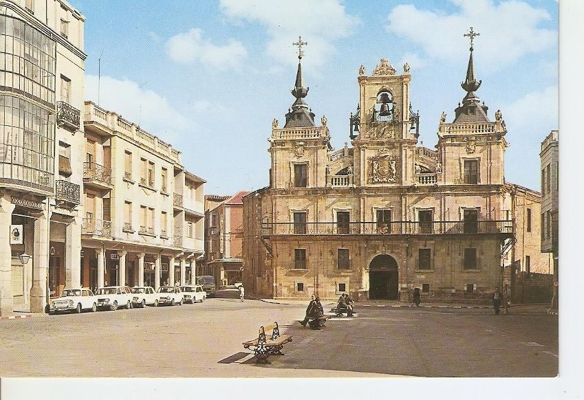 Postal 032134 : Astorga. Plaza Mayor. Ayuntamiento. Main Square. City Hall
