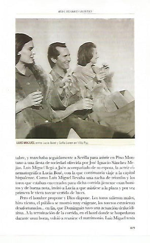 LAMINA COSSIO 50700: Luis Miguel Dominguin entre Lucia Bose y Sofia Loren