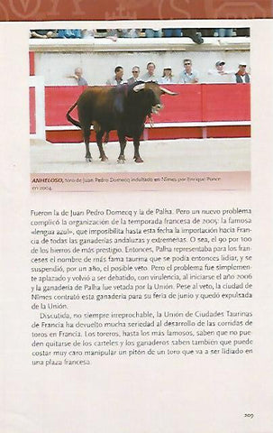 LAMINA COSSIO 50895: Anheloso toro indultado en Nimes en 