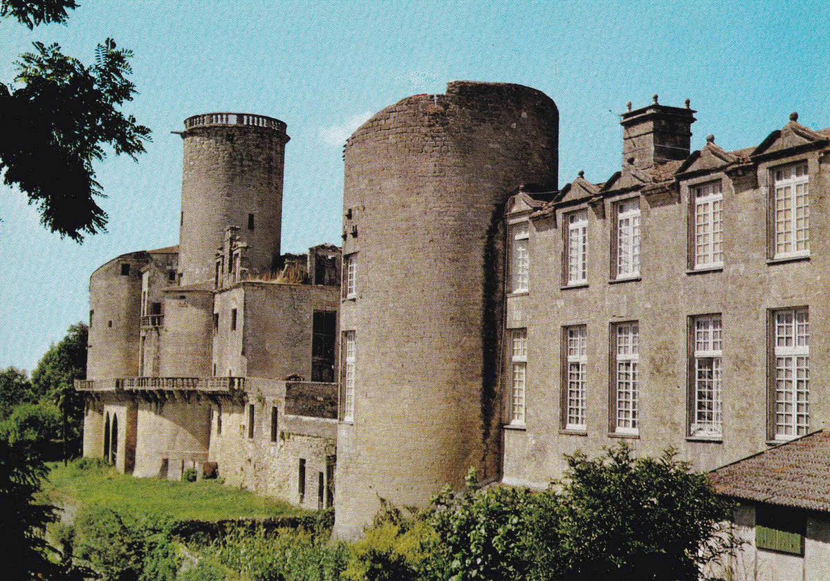 POSTAL 18557: Le chateau Duras lot-et-Garonne