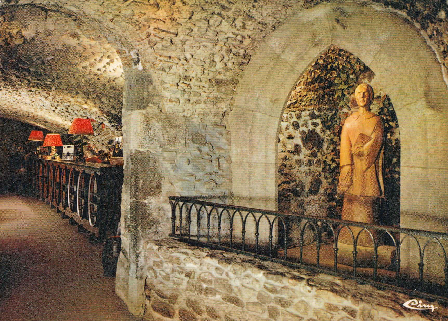 POSTAL 18561:Le cave de degustation  Beaujeu Rhone