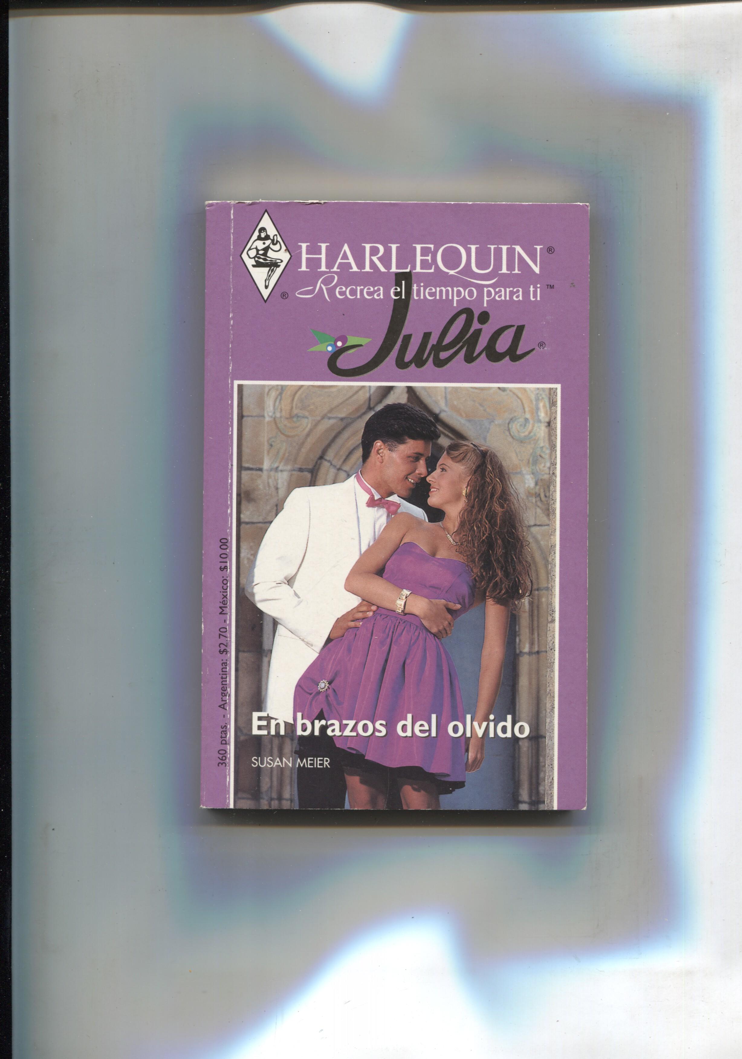 Coleccion Julia numero 1-17: En brazos del olvido